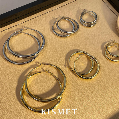 Light luxury niche design high-end earrings, circle earrings.