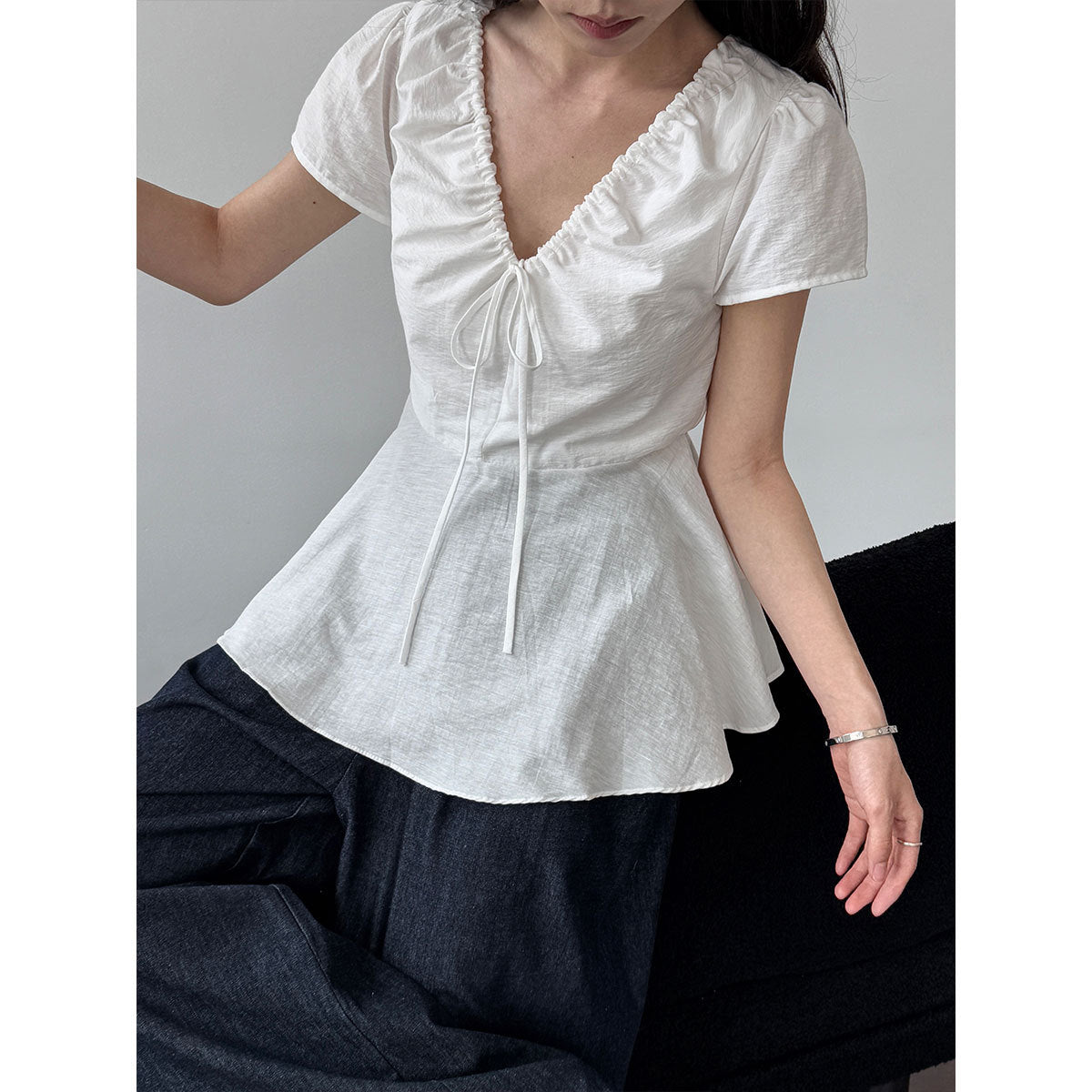 French retro V-neck pleated lace-up shirt short-sleeved women's summer new waist T-shirt top shirt