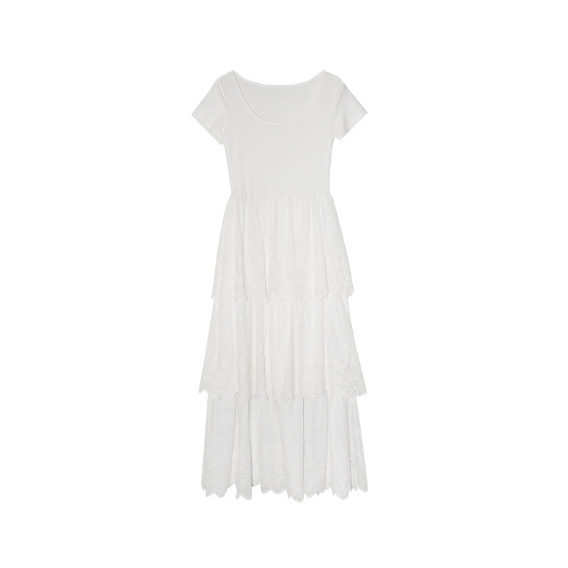 Gentle and sweet age-reducing lace cake dress