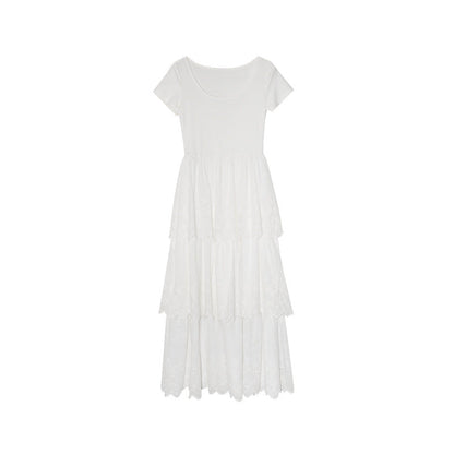 Gentle and sweet age-reducing lace cake dress