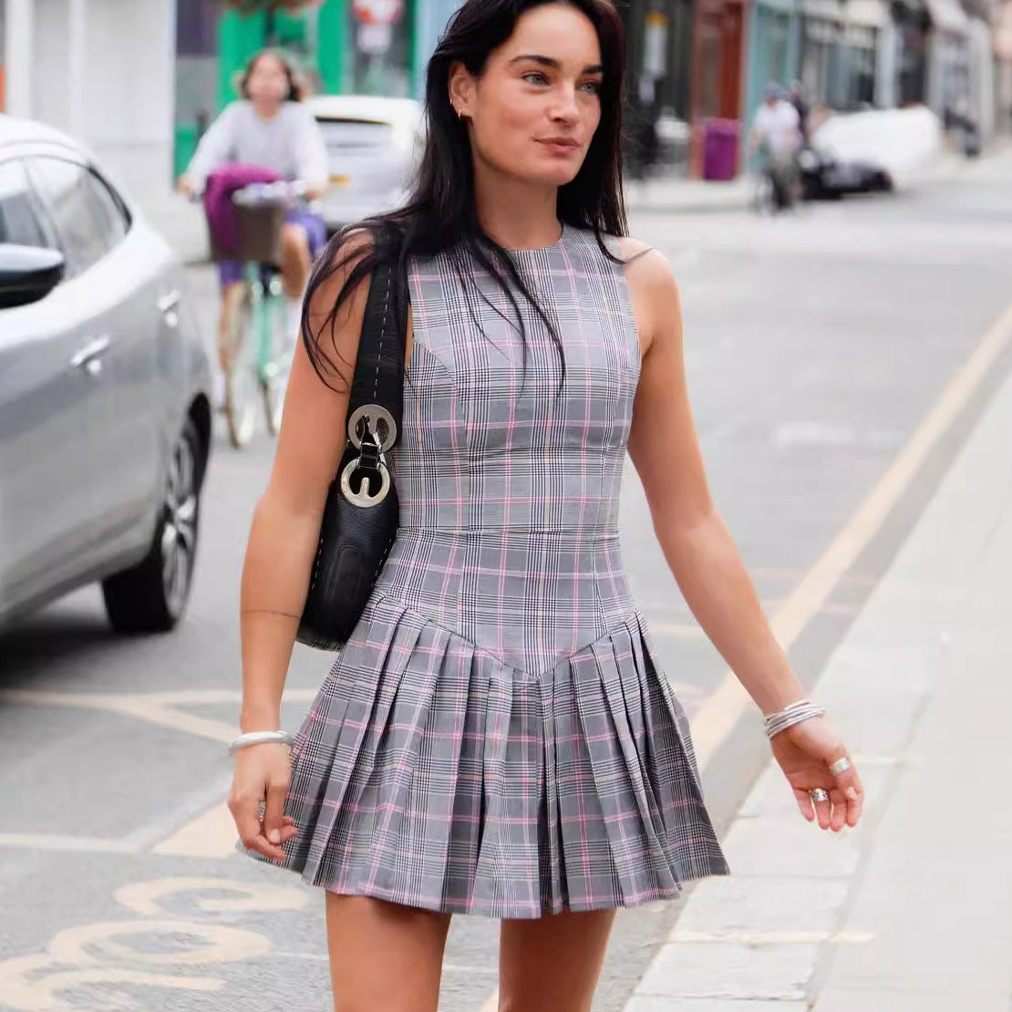 New temperament A-word plaid short skirt fashion design sense contrasting color plaid sleeveless dress women
