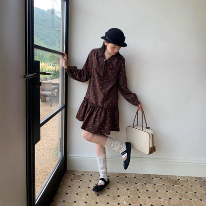 Sweet age-reducing streamer design polka dot dress