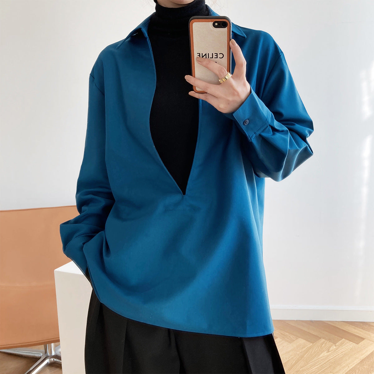 Autumn new design sense light ripe long-sleeved V-neck shirt women's fashion overlay top 677