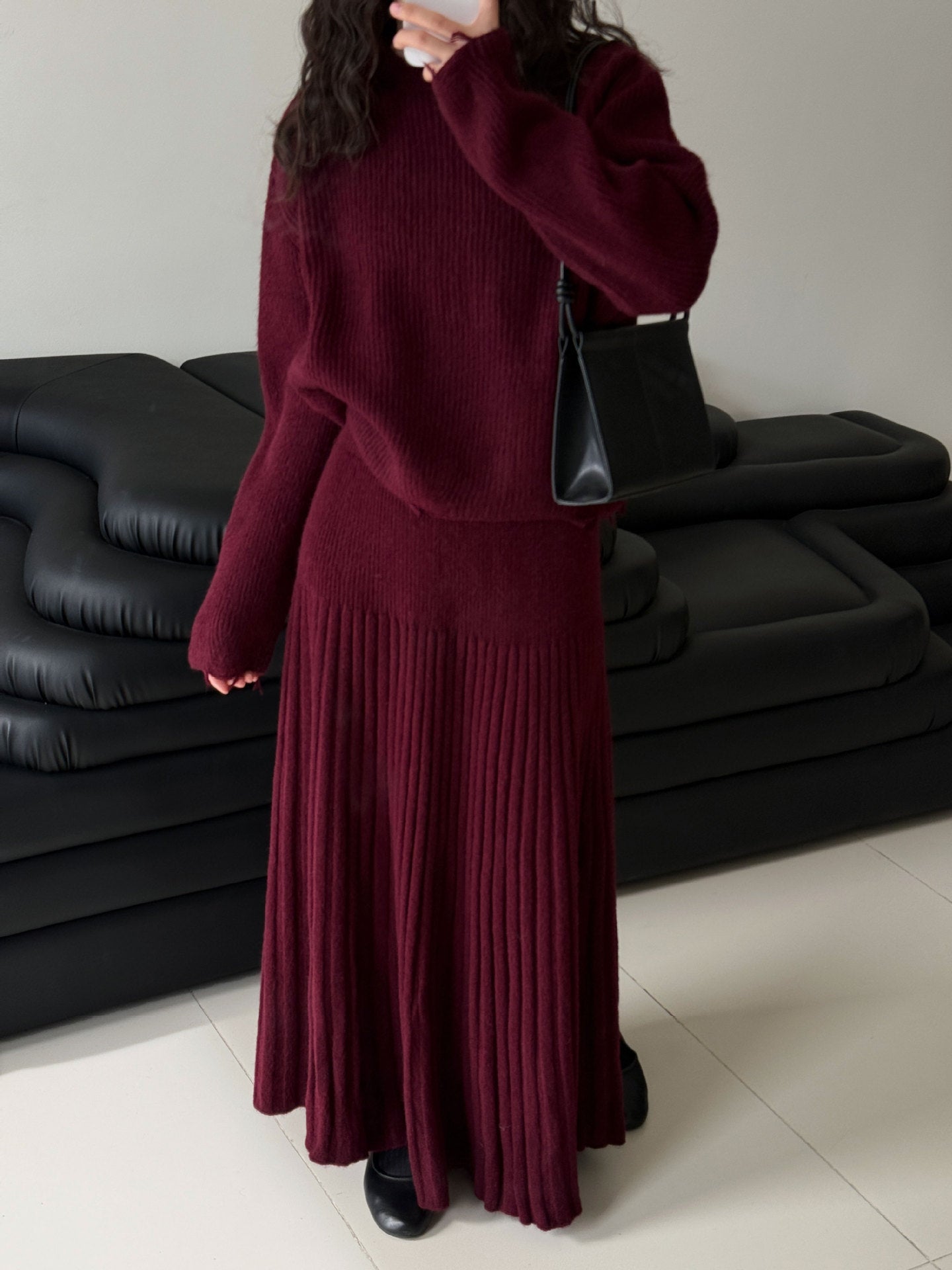 Korean lazy style crew neck knitted sweater + high waist and thin pleated skirt women's autumn and winter suit
