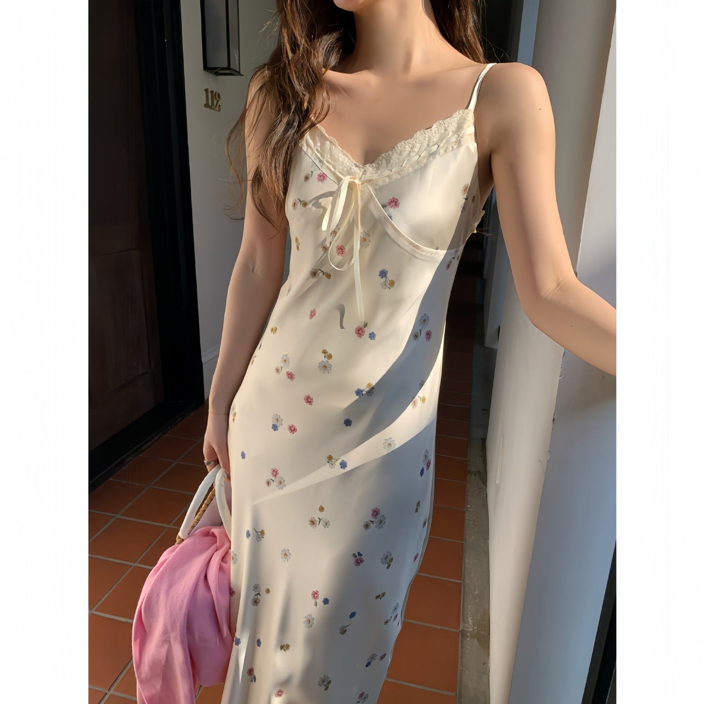 Sexy V-neck hip-hugging floral slip dress