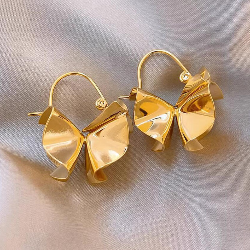 Pleated ear buckle earrings women's niche unique design earrings earrings high-end light luxury jewelry