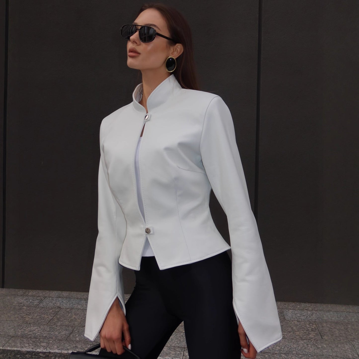 Solid color slim-fit short jacket