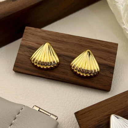 Shell earrings light luxury niche design sense high-end stud earrings women's new trendy earrings