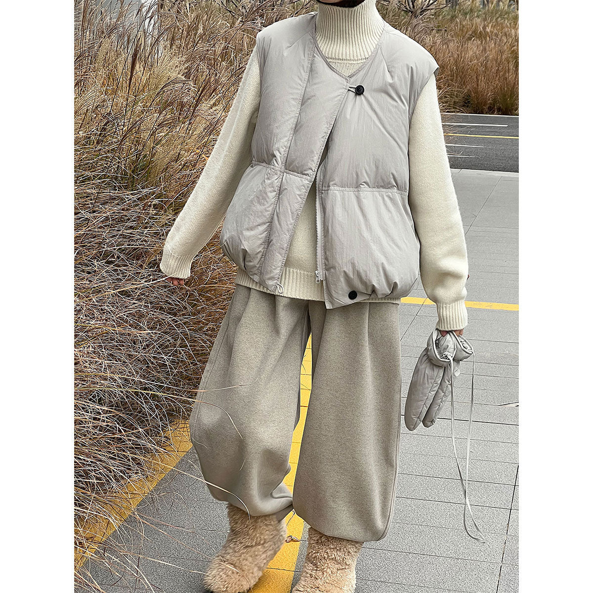 Japanese 90 white duck down down vest women's winter with gloves warm thickened vest jacket Y