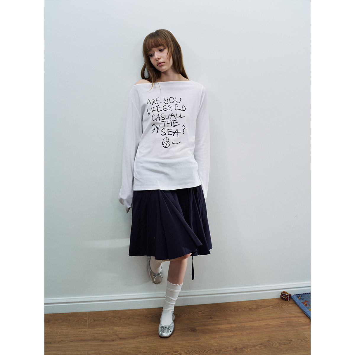 Spring new casual simple and easy solid color letter printing one word shoulder versatile T-shirt