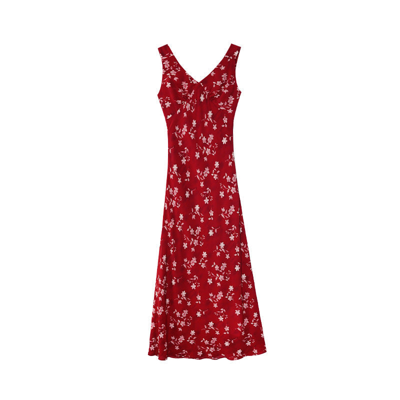 Slim-fitting lines and beautiful floral V-neck sleeveless dress