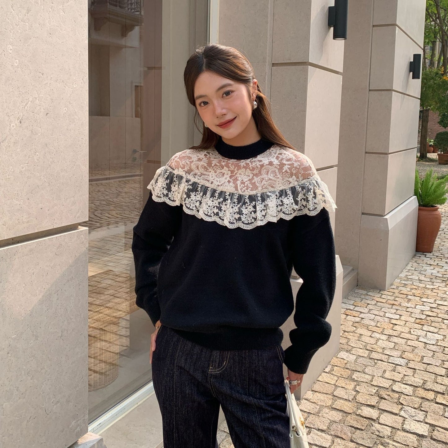 Age-reducing hollow lace splicing long-sleeved pullover knitted sweater