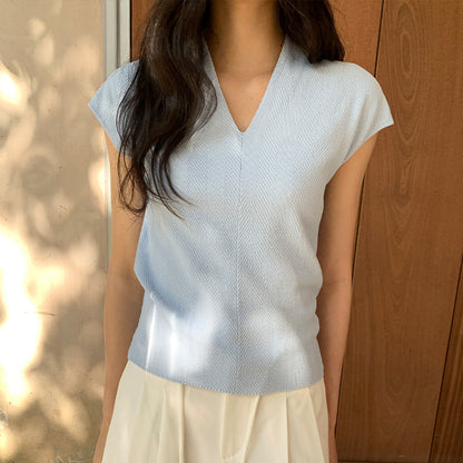 Spring and summer minimalist and versatile muscle-building V-neck slim-fitting and thin small flying-sleeved knitted sweater