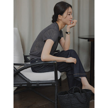 Delicate embroidered lapel single-breasted knitted sweater on the back