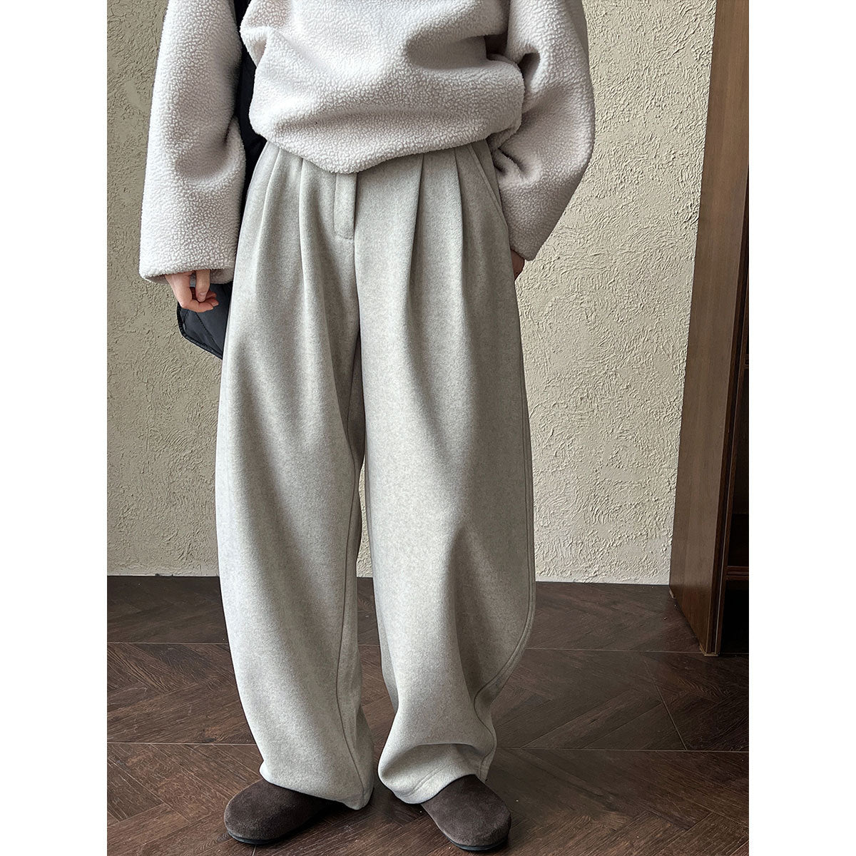 The pants are very good~ Korean thickened woolen sickle pants for women's autumn and winter new thin imitation cashmere trousers