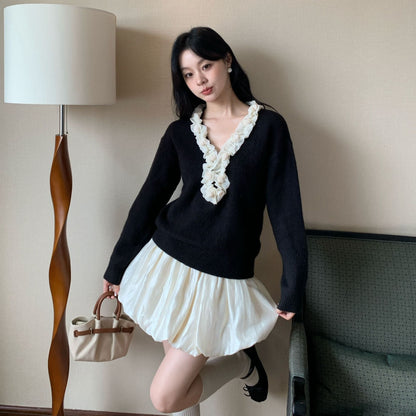Sweet age-reducing V-neck loose sweater with fungus edge