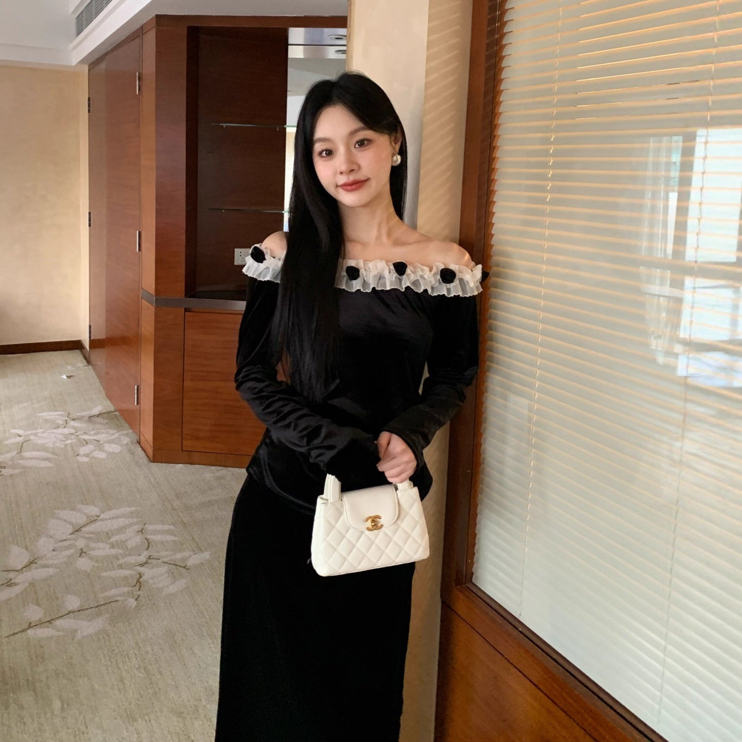 Temperament exquisite sexy one-word shoulder long-sleeved velvet top