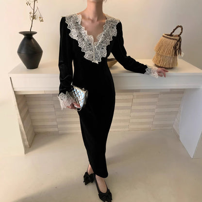 Yuan Hepburn temperament lace v-neck velvet dress