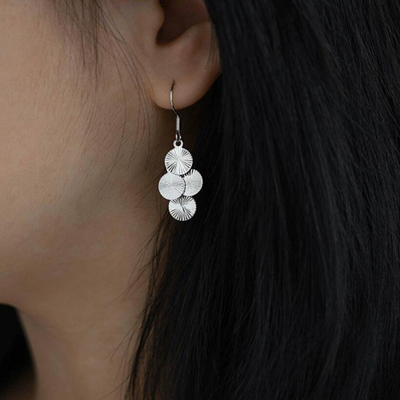 Shining car flower sequined earrings fashionable light luxury pleated disc ear hooks unique creative sense tassel thin earrings
