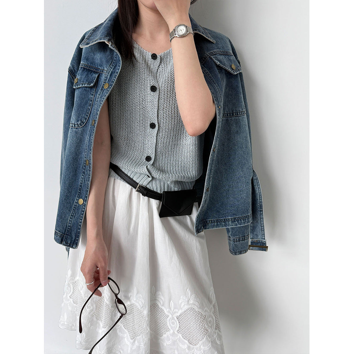 Simple and versatile sleeveless rough knitted vest
