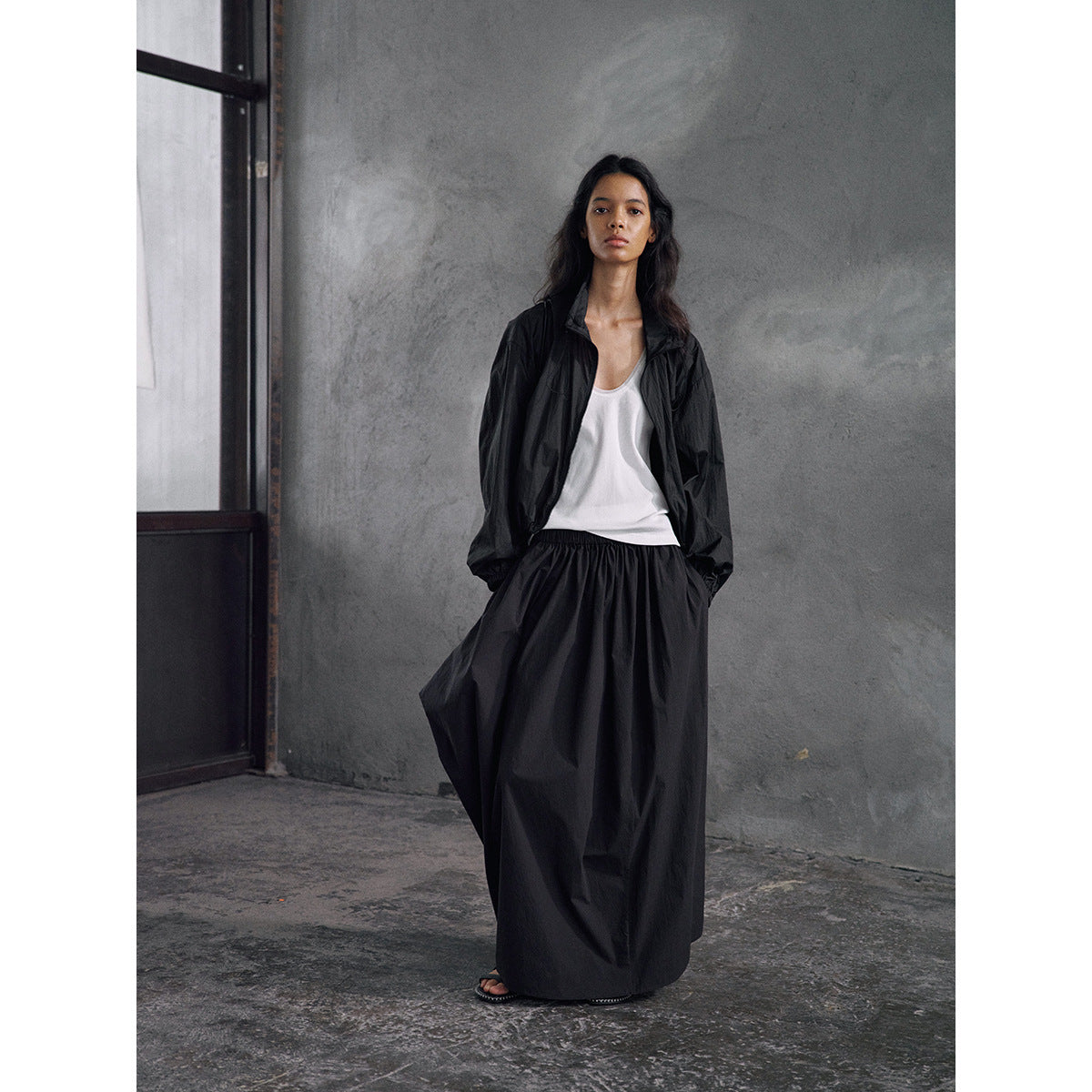 The cotton feels irregular, elastic and thin, lazy, loose pendulum medium and long skirt.