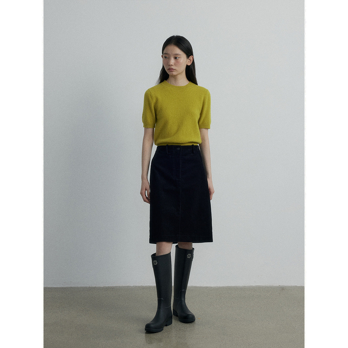 Autumn new casual high-waisted corduroy simple versatile straight short skirt