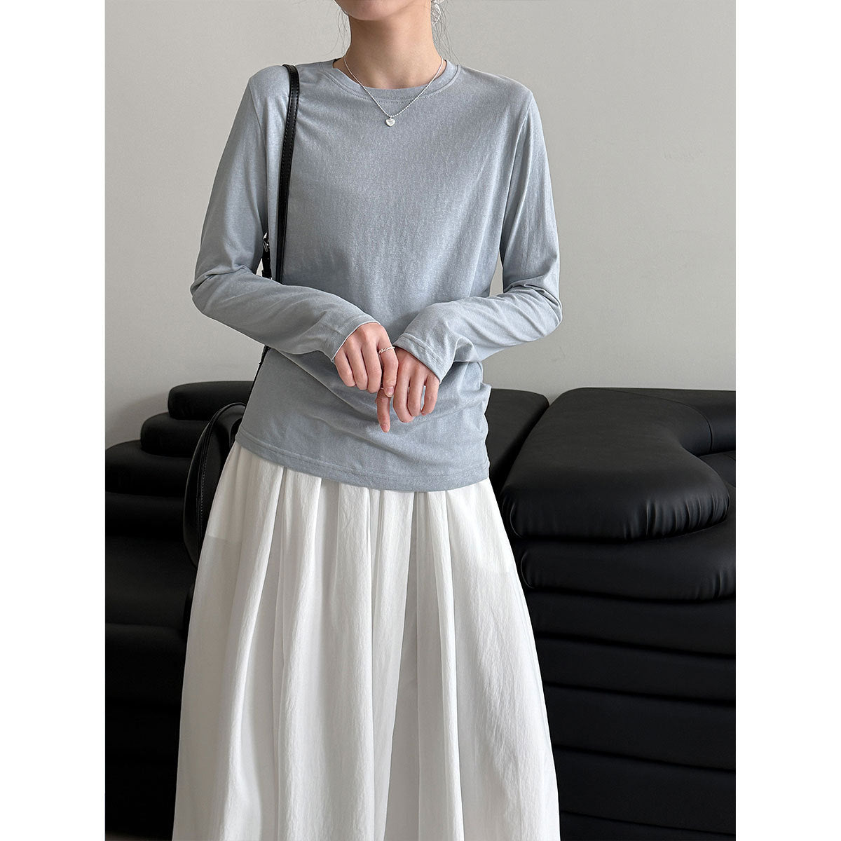 Simple stacked bottoming shirt women's spring new basic long-sleeved T-shirt with a thin top