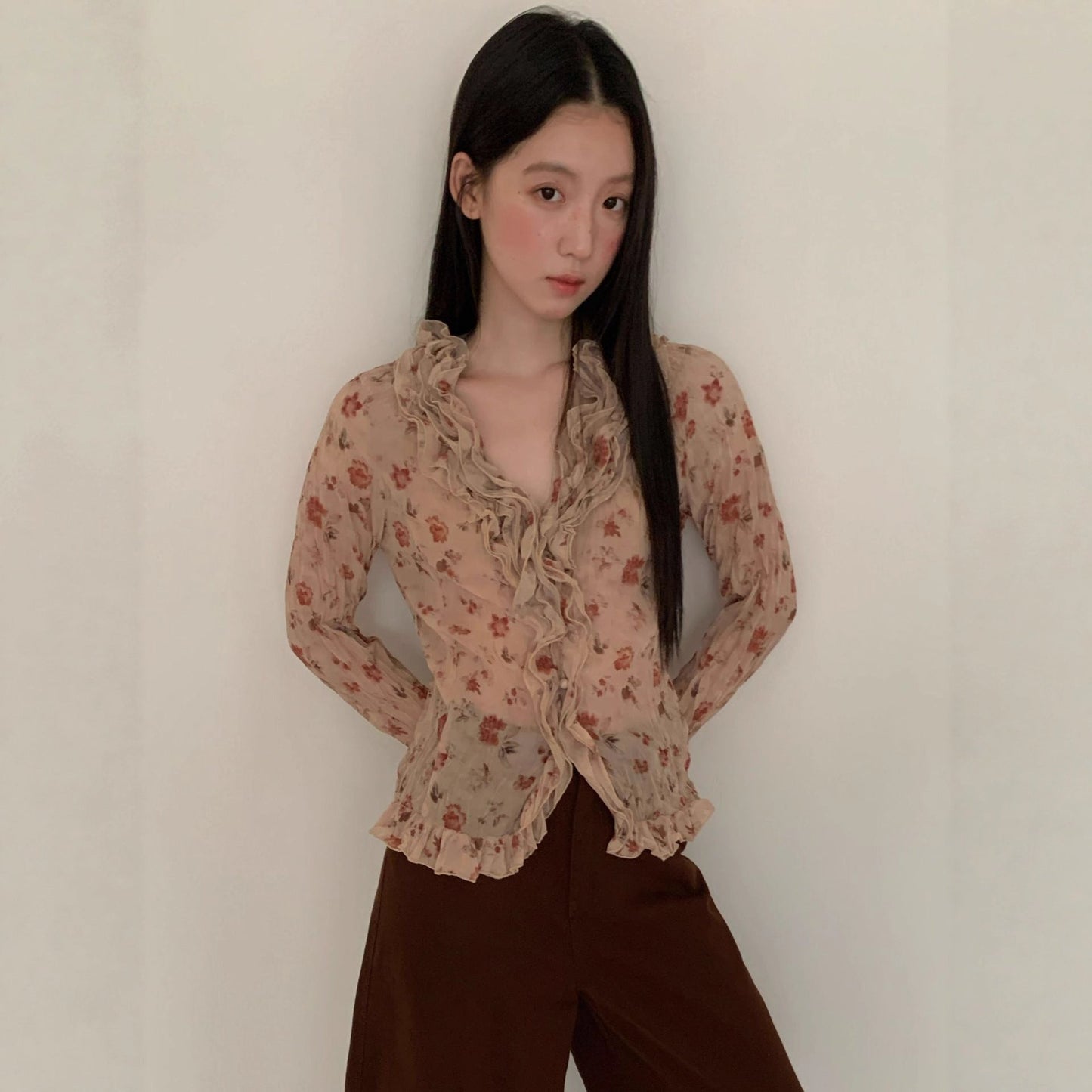 Rose print design ruffle edge thin through shirt