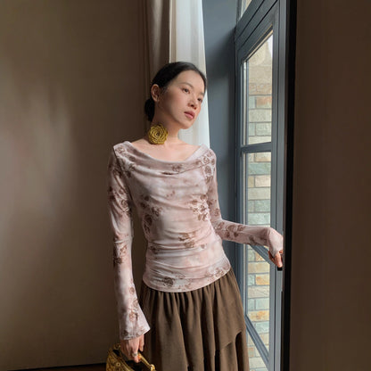 Design Swing Neck Slim Flower Long Sleeve Top