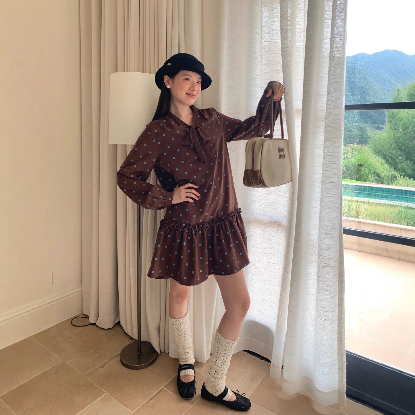 Sweet age-reducing streamer design polka dot dress