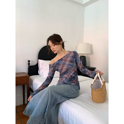 Niche slim-fitting waist and thin flared sleeve top