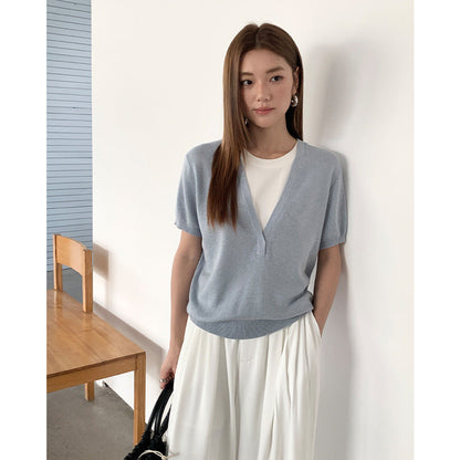 Design sense niche fake two-piece short-sleeved T-shirt spring contrast V-neck knitwear