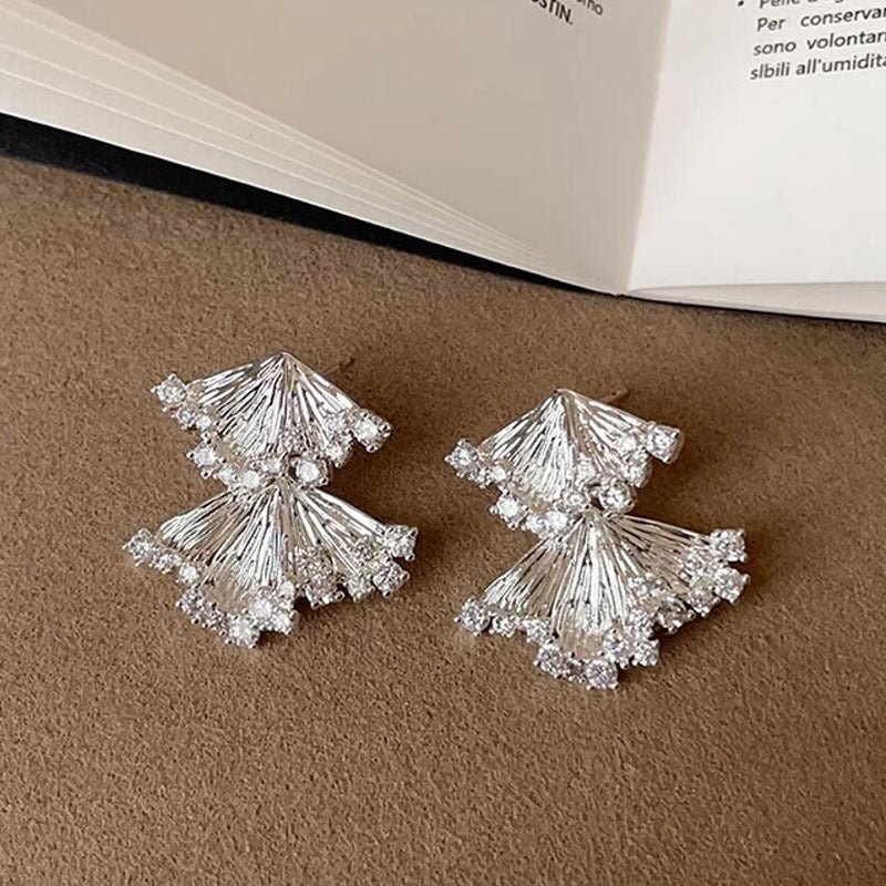 French court style light luxury fan earrings niche design temperament fashionable retro small skirt pendulum stud earrings