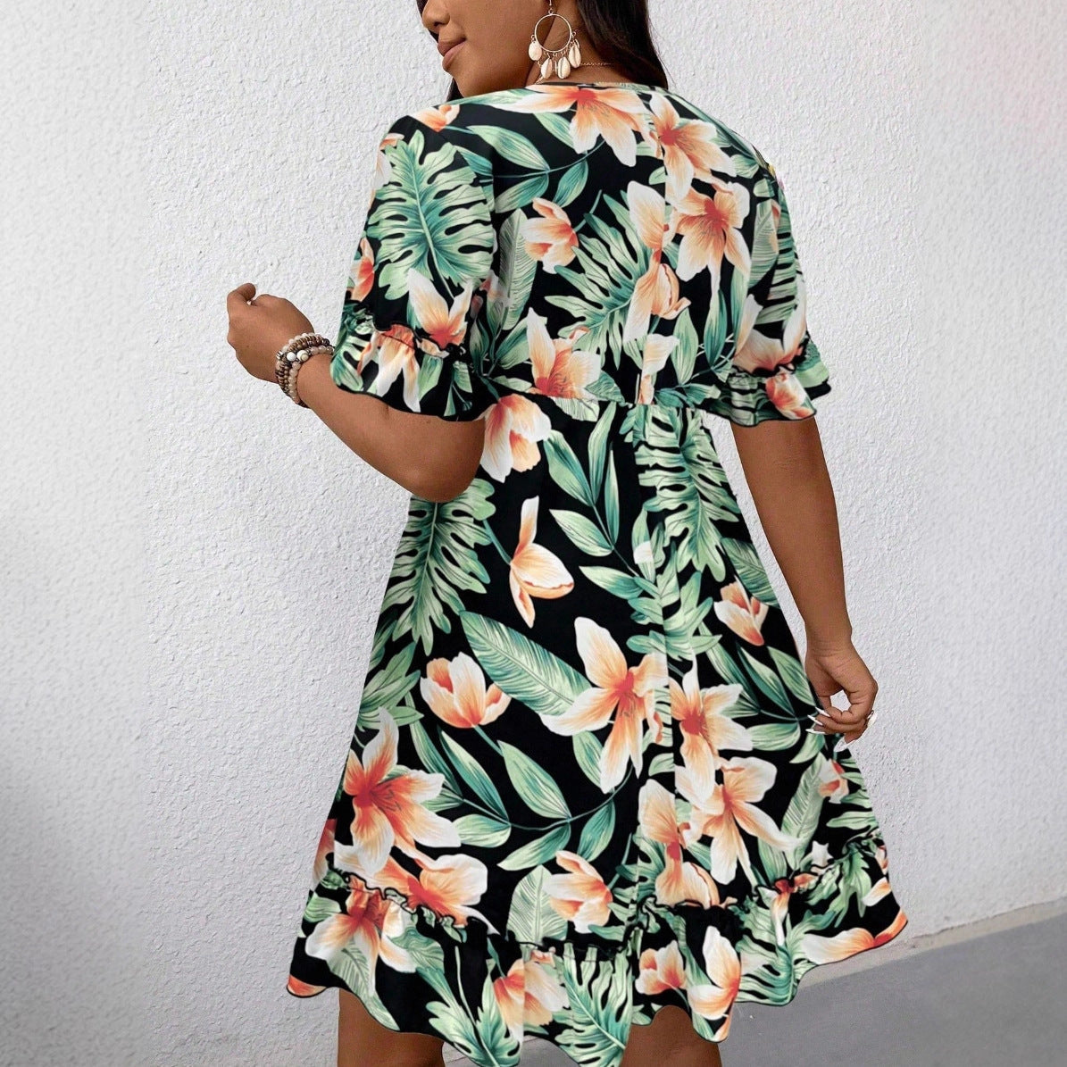 New v-neck floral print fashion resort knee-length summer dress