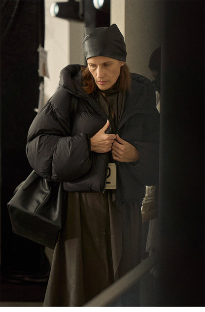 Hooded warm cloud-like light and super soft gall-free puff short down jacket