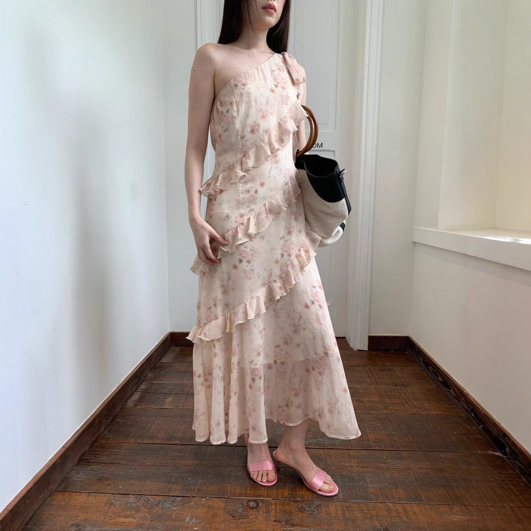 Sweet age-reducing fungus edge floral one-shoulder suspender dress