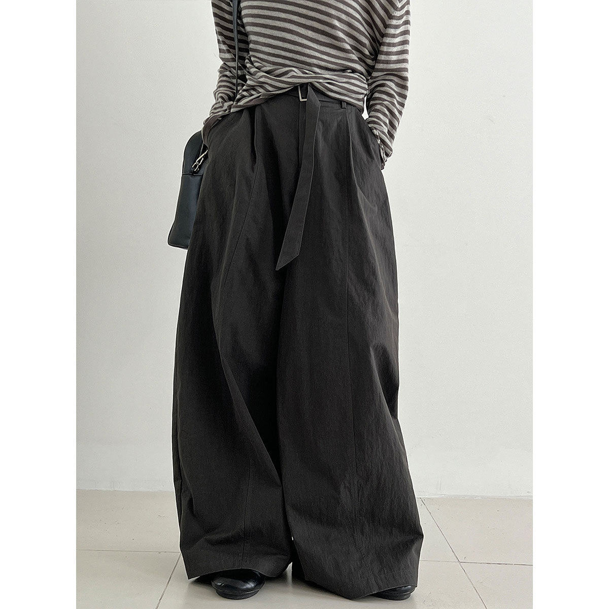 Three-dimensional pleated volume and texture wide-leg straight-leg pants women's autumn new versatile strap trousers