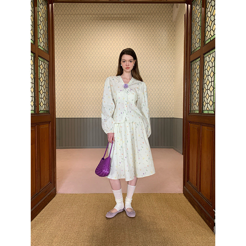 Xiaoqing dear, sweet age-reducing floral a-word skirt.