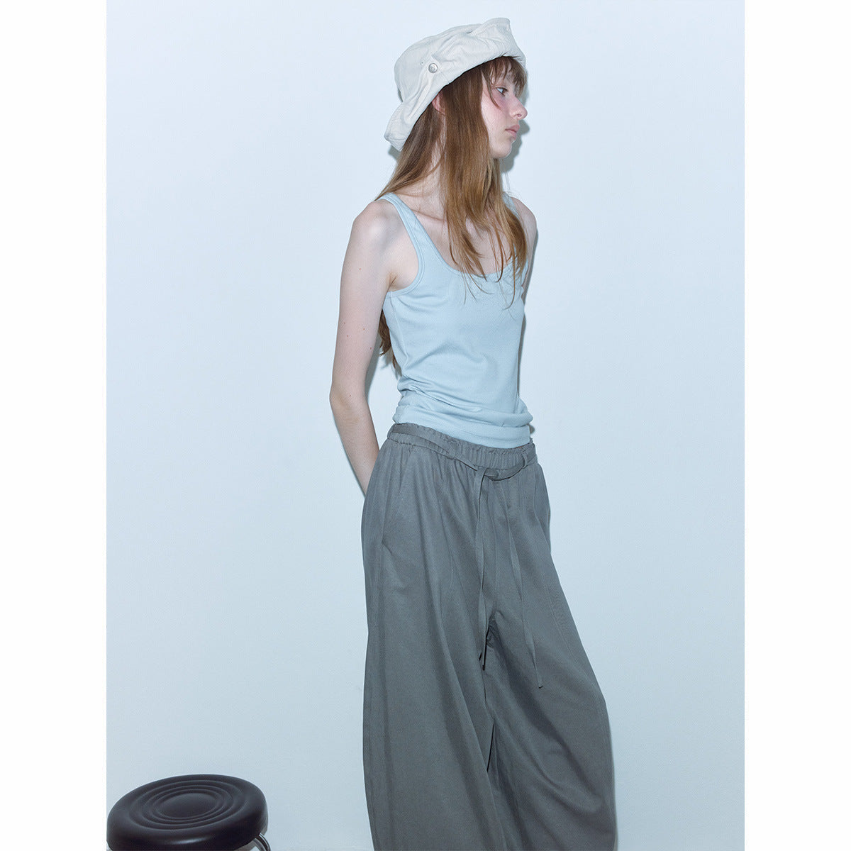 Autumn new casual basic versatile wormwood slim-fitting simple solid color knitted small vest