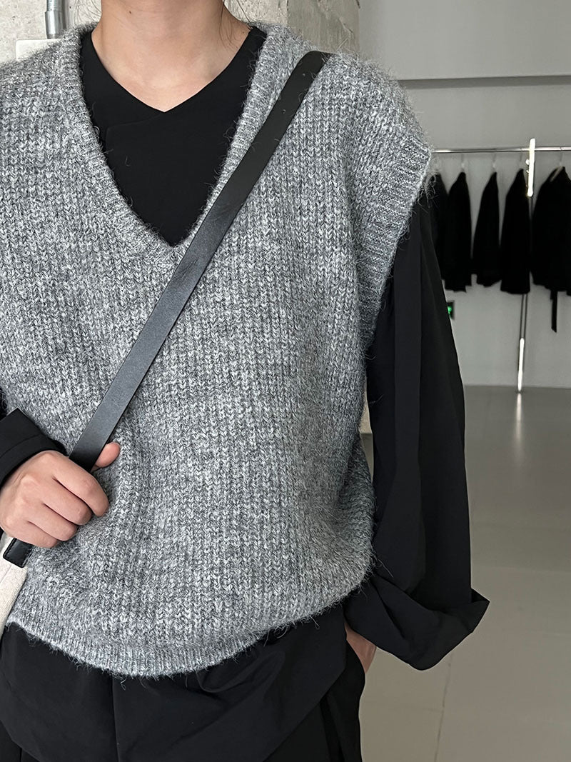 Soft wool V-neck knitted vest women's autumn new Korean simple stacked vest