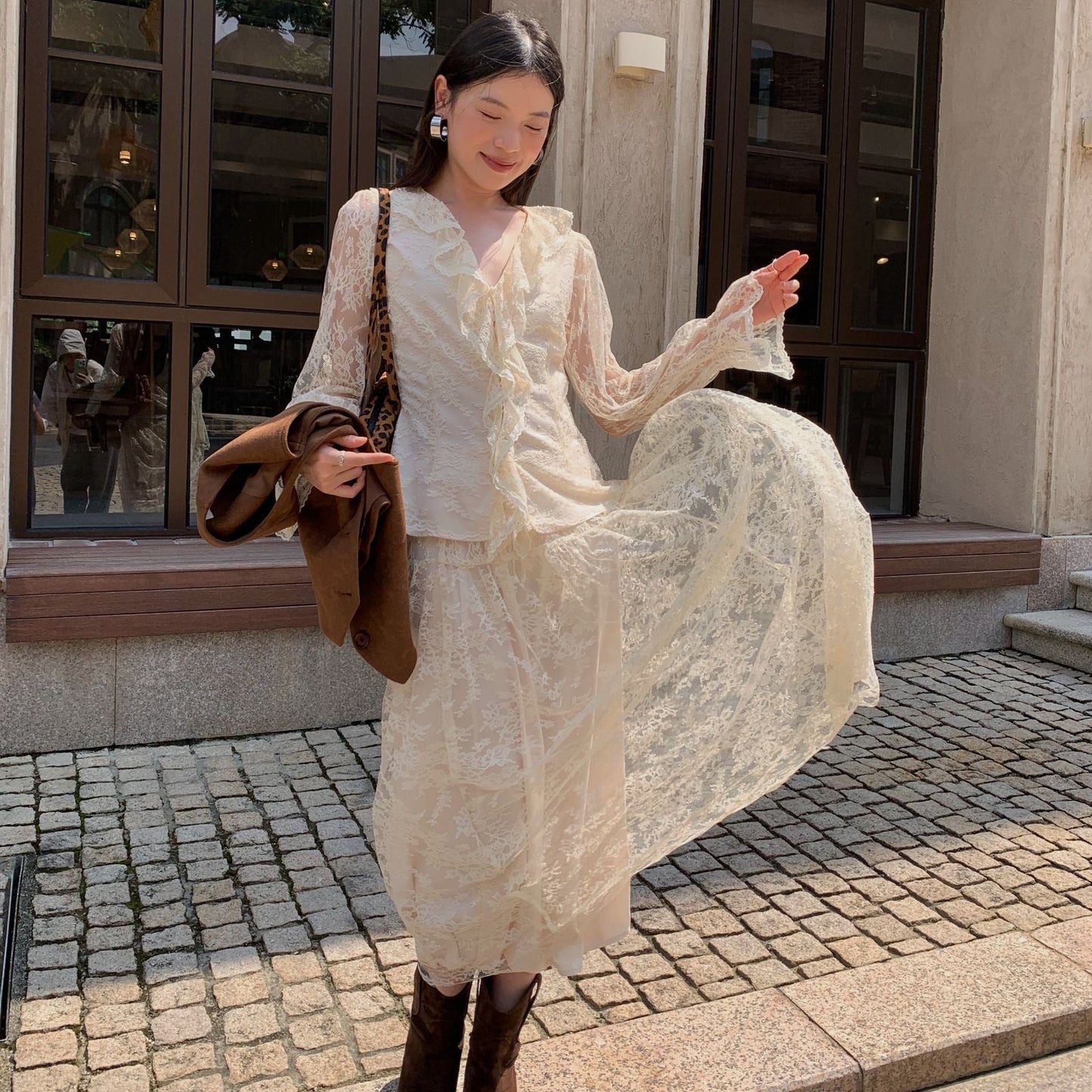 High-waisted A-shaped long embroidered lace skirt