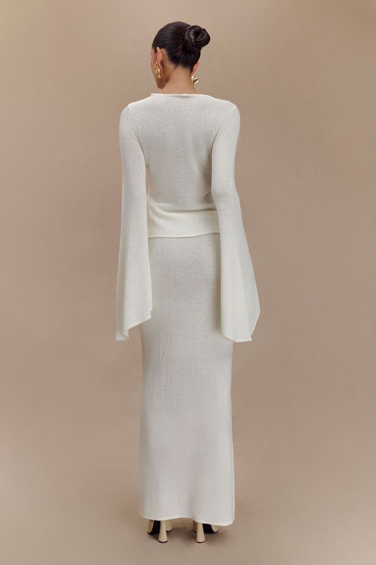 Wind women's clothing fashionable and sexy horn-sleeved top, hip-wrapped long skirt, two-piece skirt set