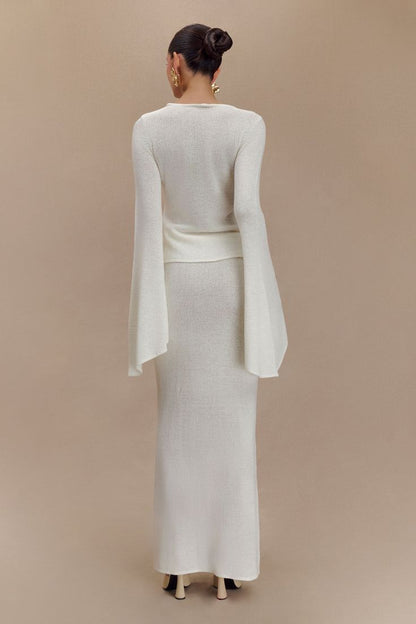 Wind women's clothing fashionable and sexy horn-sleeved top, hip-wrapped long skirt, two-piece skirt set