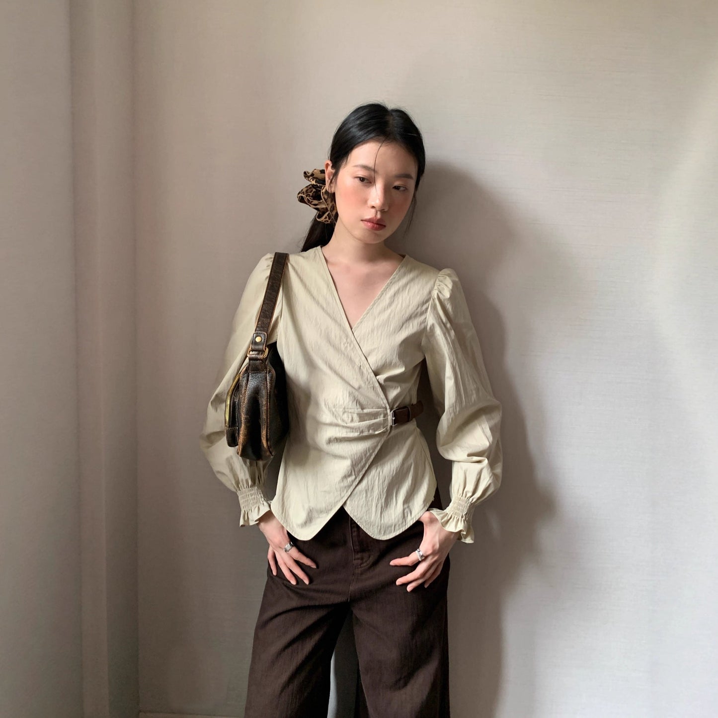 Temperament diagonal placket waist leather buckle v-neck long-sleeved shirt