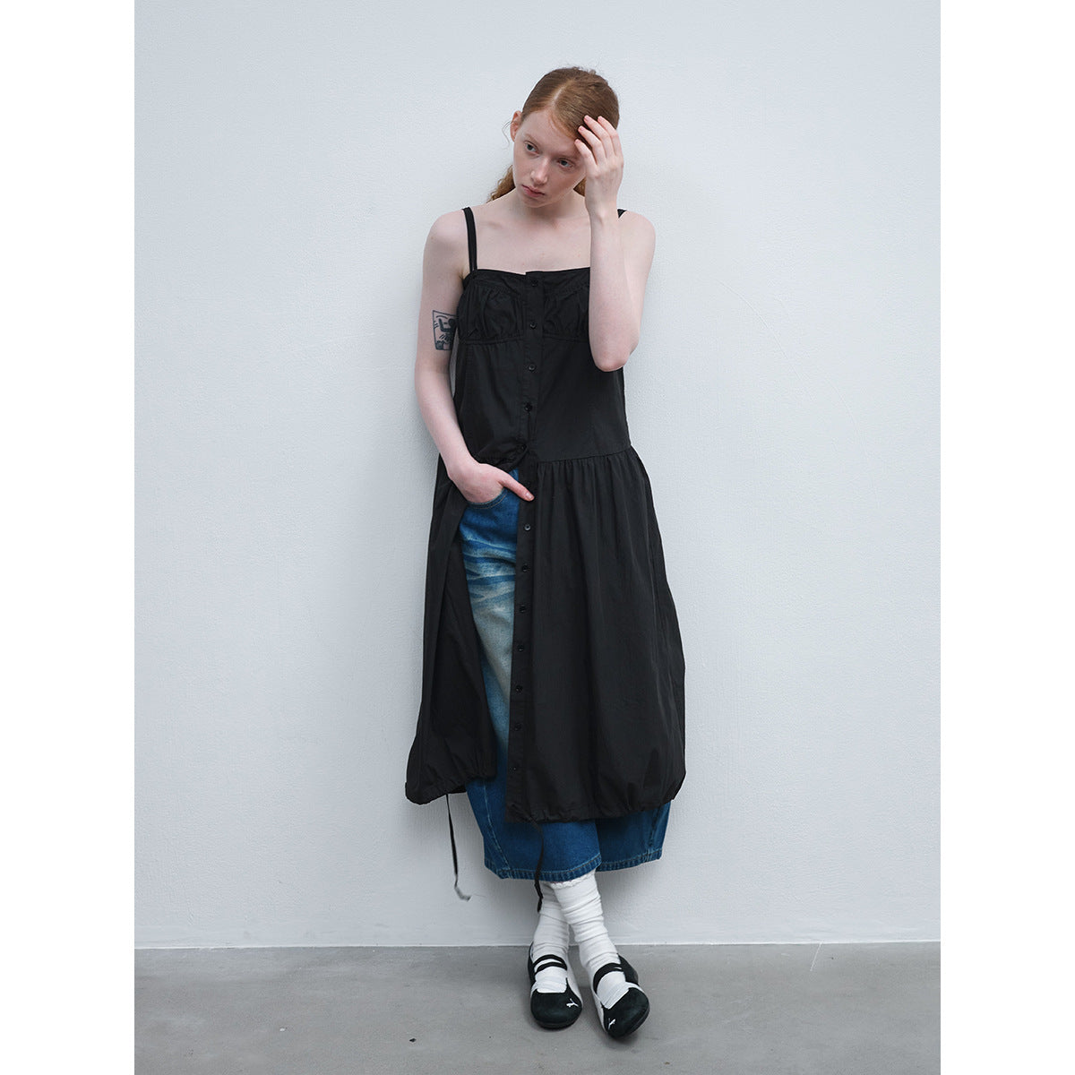 Summer new casual one-word collar pleated design sense solid color lace-up long suspender skirt