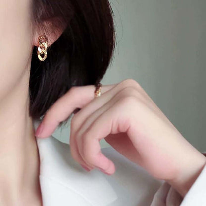 Simple chain without ear clips