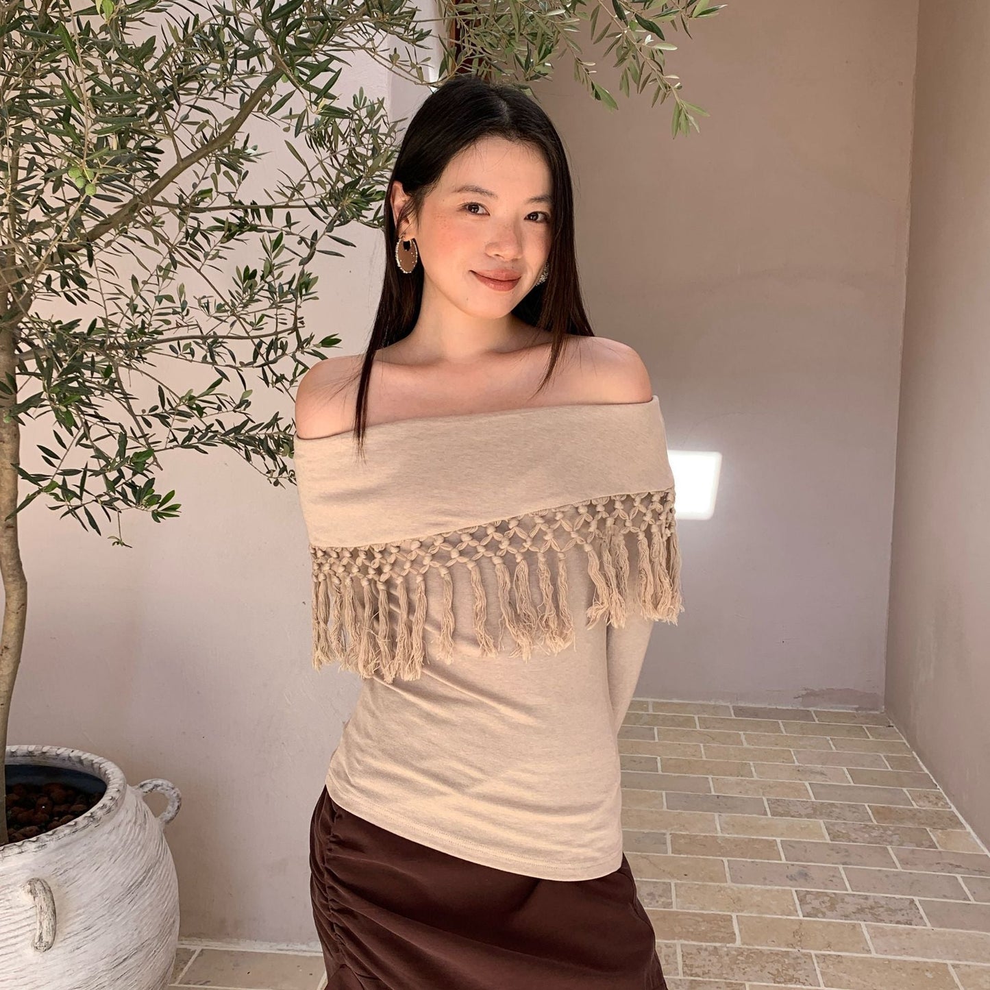 Niche fringed shoulder knitted sweater