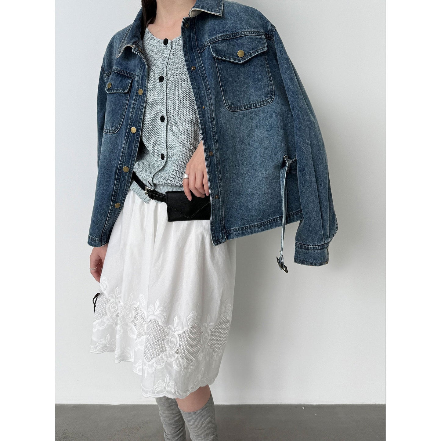 Simple and versatile sleeveless rough knitted vest