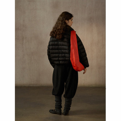 Light and warm, simple and fluffy stand-up collar ribs, quilted commuting and thin down jacket