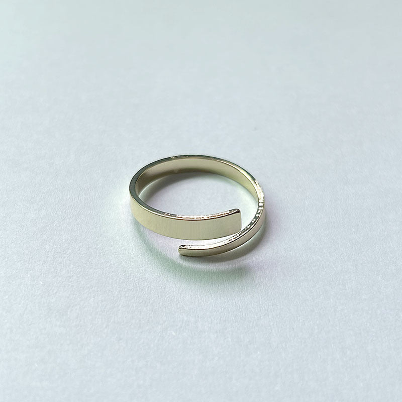 Korean version ins niche design ring, minimalist and versatile irregular texture, flat wire opening adjustable ring manufacturer
